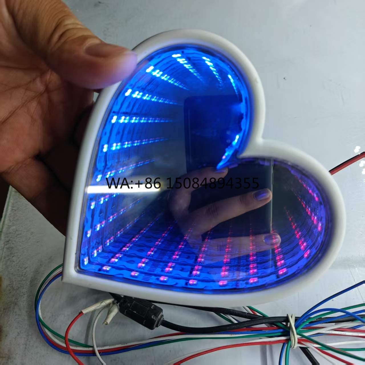 Decorative Mirror - 3D-зеркало с многоцветной RGB-подсветкой для декора
