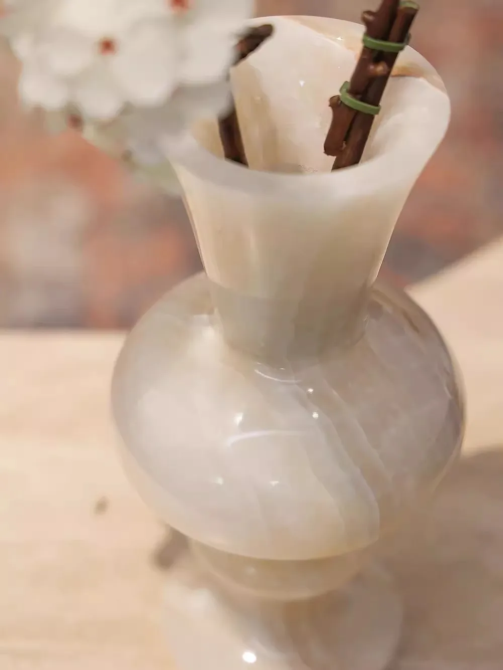 Легкая роскошь: ваза из натура – обзор и цена Vase Decor