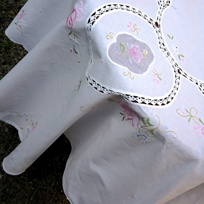 Маленькая машинная вышивка из  – обзор и цена Table Runner