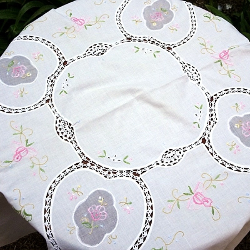 Маленькая машинная вышивка из  – обзор и цена Table Runner